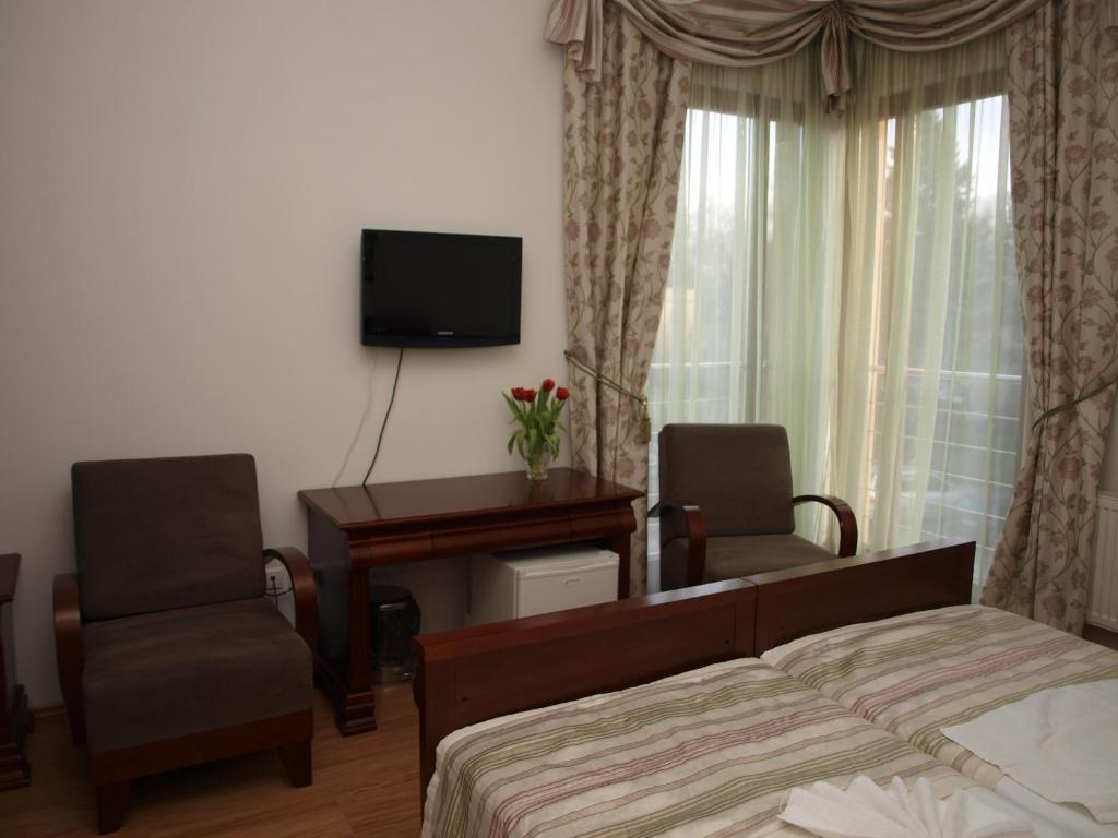 Hotel Oko Nitra Exterior photo